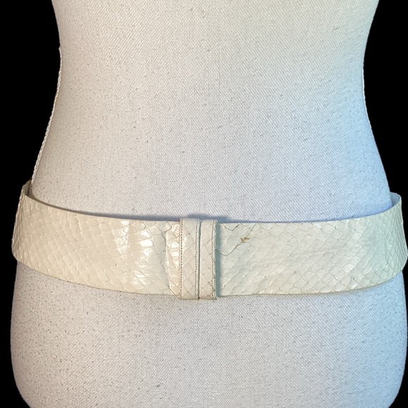 Vintage 1980’s Judith Lieber Foo Dogs Python & Gemstone Belt. (mc) - Picture 13 of 16